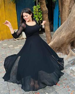 Aparna Dixit feet photo 1