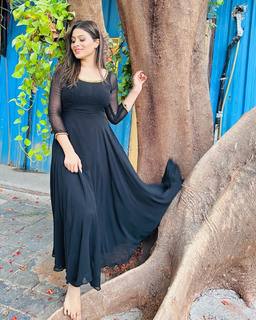 Aparna Dixit feet photo 19