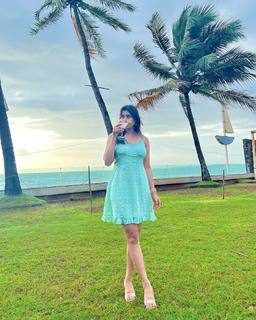 Aparna Dixit feet photo 8