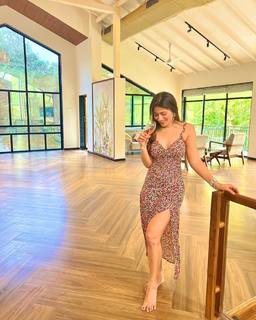 Aparna Dixit feet photo 4