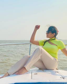 Aparna Dixit feet photo 9