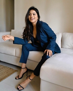 Aparna Dixit feet photo 19