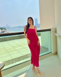Aparna Dixit feet photo 1