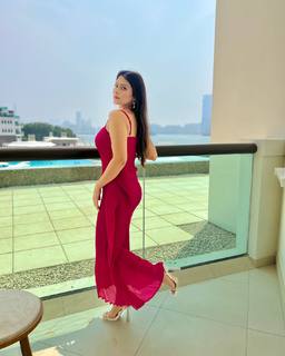 Aparna Dixit feet photo 19