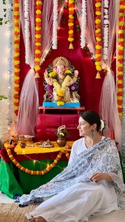 Aparna Dixit feet photo 3