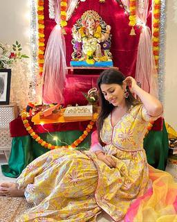 Aparna Dixit feet photo 1