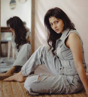Aparna Dixit feet photo 13
