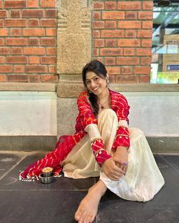 Aparna Dixit feet photo 4
