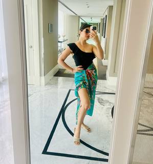 Aparna Dixit feet photo 1