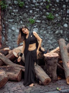 Aparna Dixit feet photo 4
