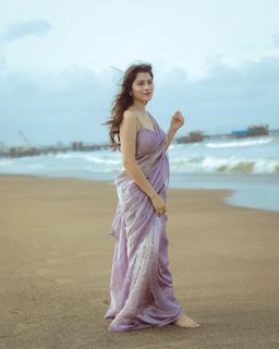 Aparna Dixit feet photo 13
