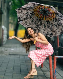 Aparna Dixit feet photo 8