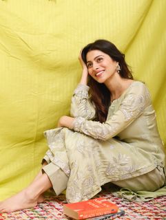 Aparna Dixit feet photo 3