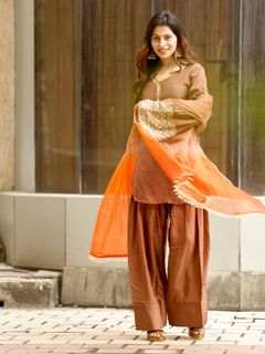 Aparna Dixit feet photo 4