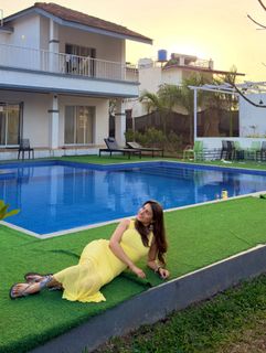 Aparna Dixit feet photo 9