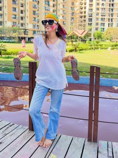 Aparna Dixit feet photo 2