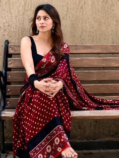 Aparna Dixit feet photo 9