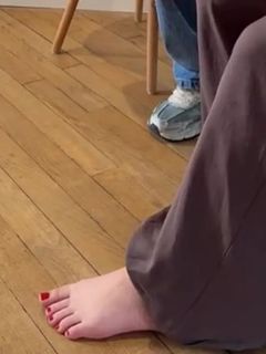 Apolline Guermonprez feet photo 4