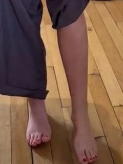 Apolline Guermonprez feet photo 3
