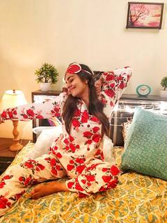 Apoorva Arora feet photo 18
