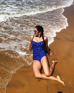 Apoorva Arora feet photo 10