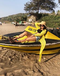 Apoorva Arora feet photo 8