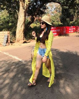 Apoorva Arora feet photo 7
