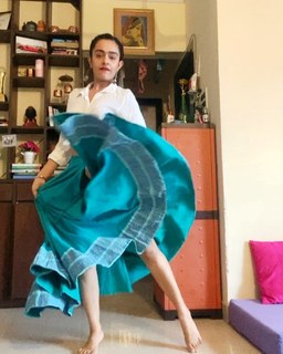Apoorva Arora feet photo 2