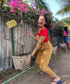 Apoorva Arora feet photo 20