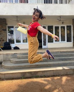 Apoorva Arora feet photo 16
