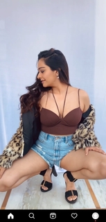 Apoorva Arora feet photo 4