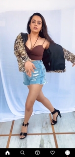 Apoorva Arora feet photo 18