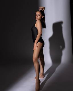 Apoorva Arora feet photo 13
