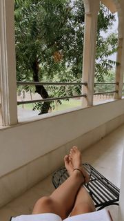 Apoorva Arora feet photo 10