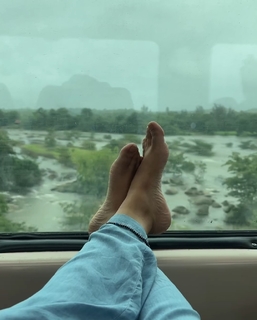 Apoorva Arora feet photo 8