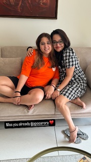 Apoorva Arora feet photo 5