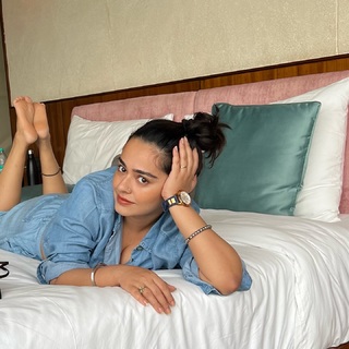 Apoorva Arora feet photo 4