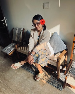 Apoorva Arora feet photo 18