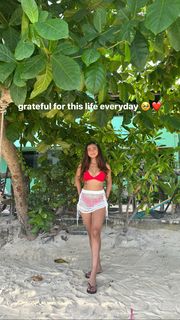 Apoorva Mukhija feet photo thumbnail