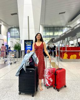 Apoorva Mukhija feet photo thumbnail