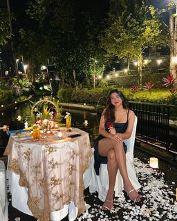 Apoorva Mukhija feet photo thumbnail