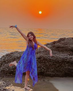 Apoorva Mukhija feet photo thumbnail