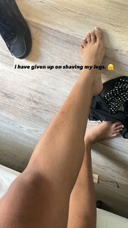 Apoorva Mukhija feet photo thumbnail