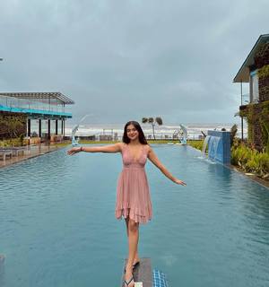 Apoorva Mukhija feet photo thumbnail