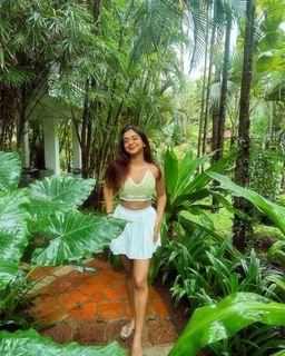 Apoorva Mukhija feet photo thumbnail