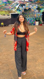 Apoorva Mukhija feet photo thumbnail