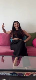 Apoorva Mukhija feet photo thumbnail