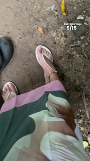 Apoorva Mukhija feet photo thumbnail