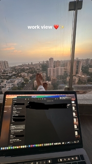 Apoorva Mukhija feet photo thumbnail