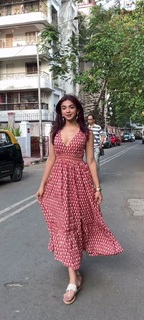 Apoorva Mukhija feet photo thumbnail